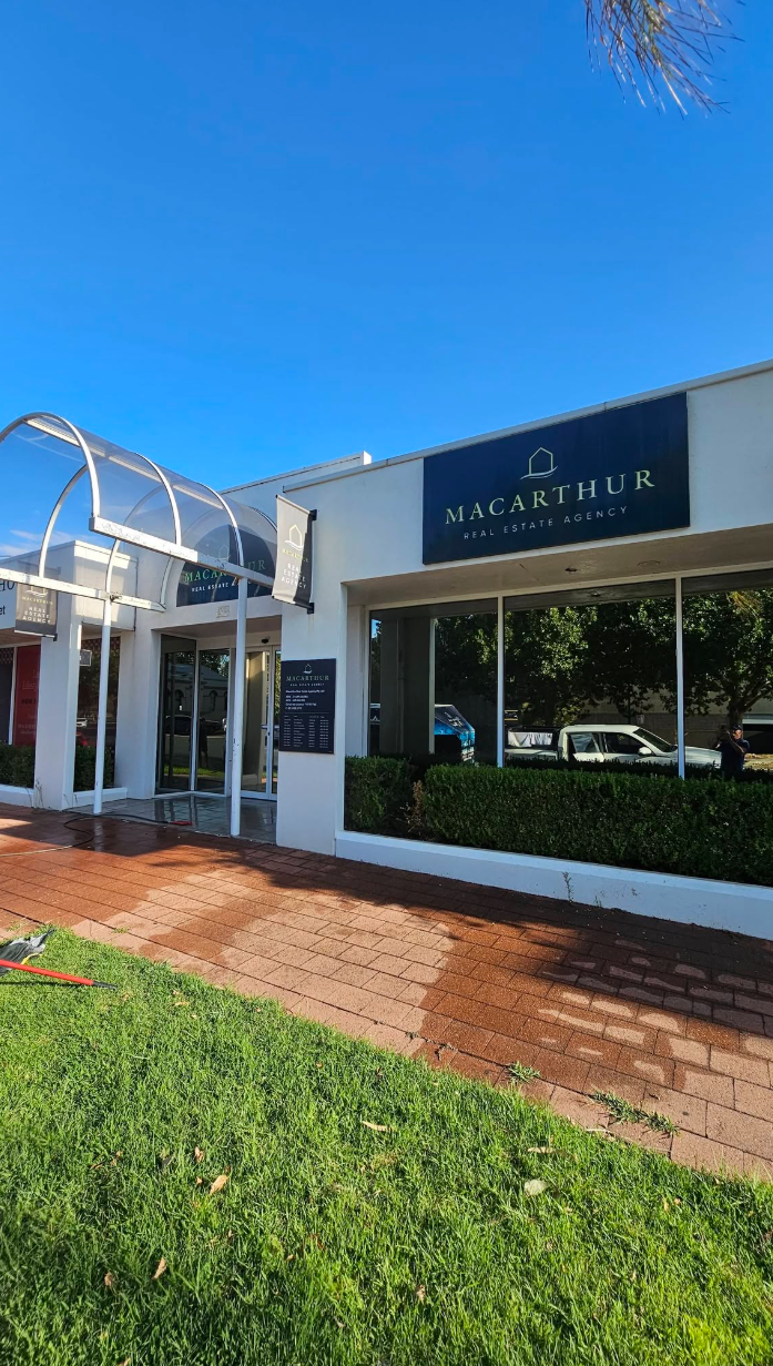 Commercial shopfront paver and entry clean for Macarthur Real Estate